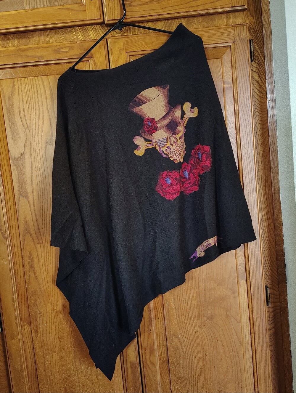 Till The End Cashmere Mi Amore Asymmetric Poncho Black Skull Roses One Size